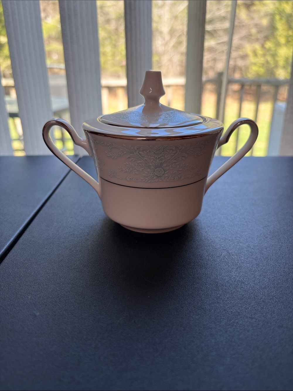 Noritake Ivory China Elegant White Lidded Sugar Bowl with Handles